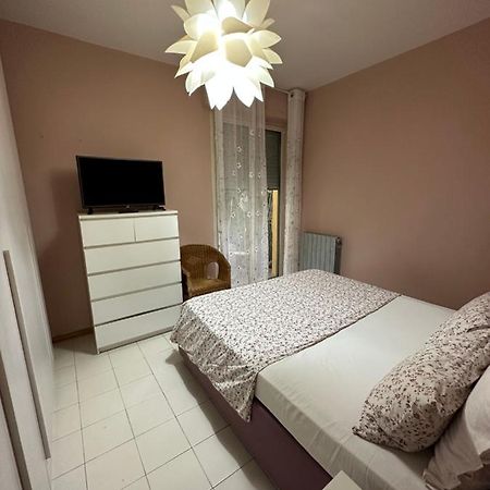 Bilocale Apartment Лука Екстериор снимка
